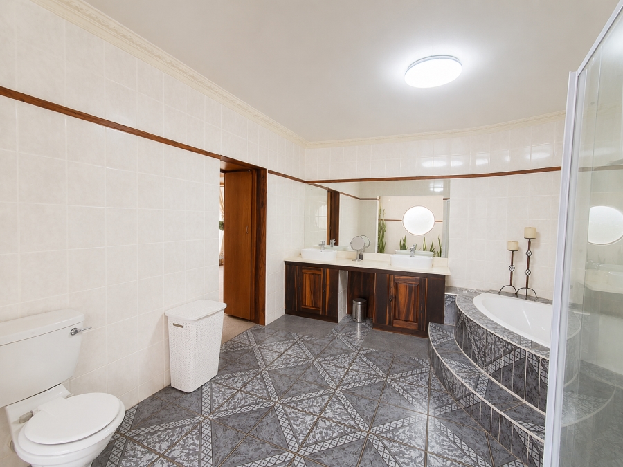 4 Bedroom Property for Sale in Nahoon Valley Park Eastern Cape